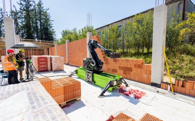 Nová éra výstavby začíná – cihly Porotherm pro robotické zdění